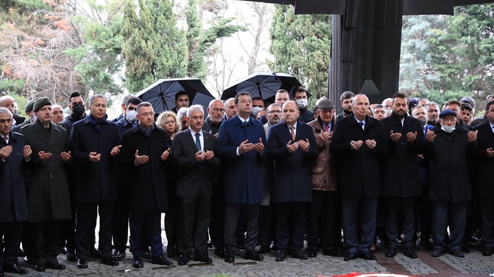 İmamoğlu Turgut &Ouml;zal&rsquo;ı Anma T&ouml;renine Katıldı