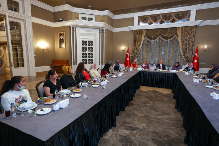 https://yenisoluk.com/uploads/2022/04/kılı&ccedil;daroğlu iftar (1)