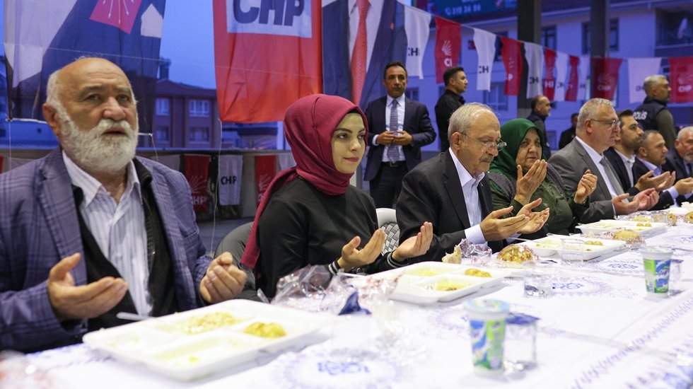 Kılı&ccedil;daroğlu Pursaklar'da iftara katıldı: Allah'ın izniyle b&uuml;t&uuml;n dertlere &ccedil;&ouml;z&uuml;m &uuml;reteceğiz
