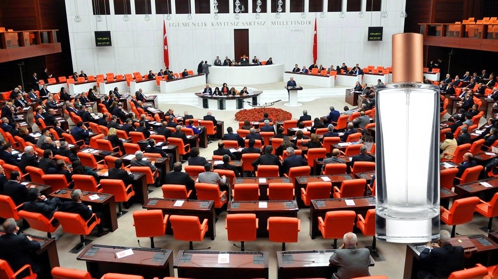 Kokain baronu Akat&rsquo;ın kolonyaları Meclis'te dağıtıldı