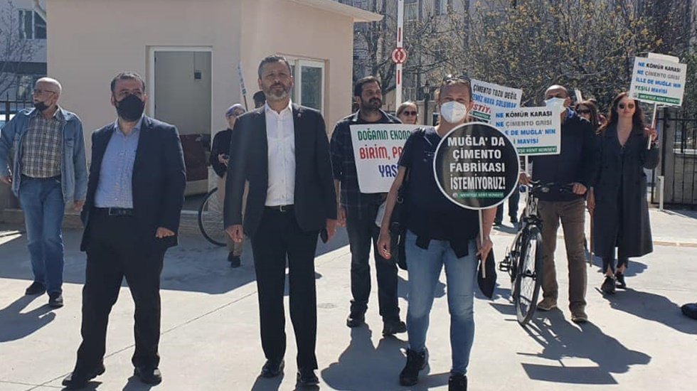 Muğla'nın g&ouml;beğine &ccedil;imento fabrikası