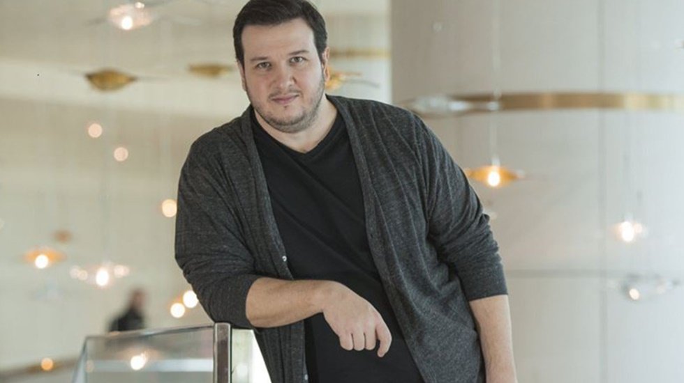 Şahan Gökbakar, Türkiye'den İngiltere'ye taşındı