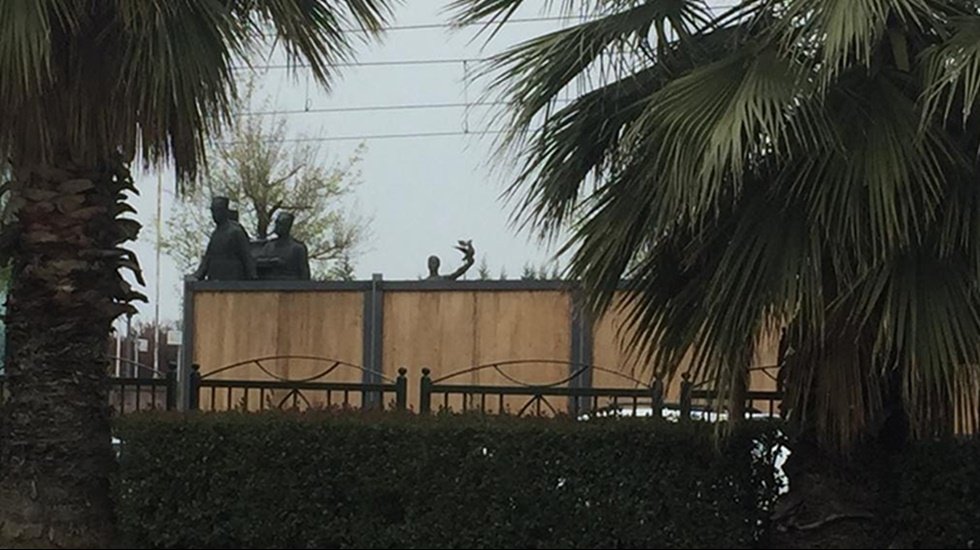 İlkadım Anıtına Billboardlarla Sans&uuml;r!