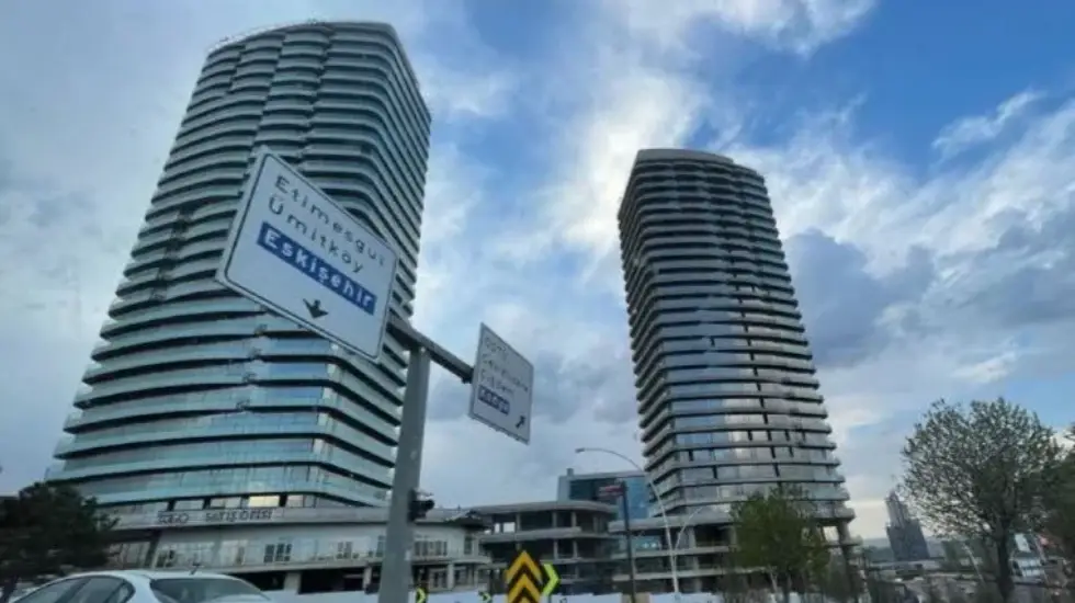 Sinan Ayg&uuml;n&rsquo;e ait TOGO Kuleleri yıkılıyor