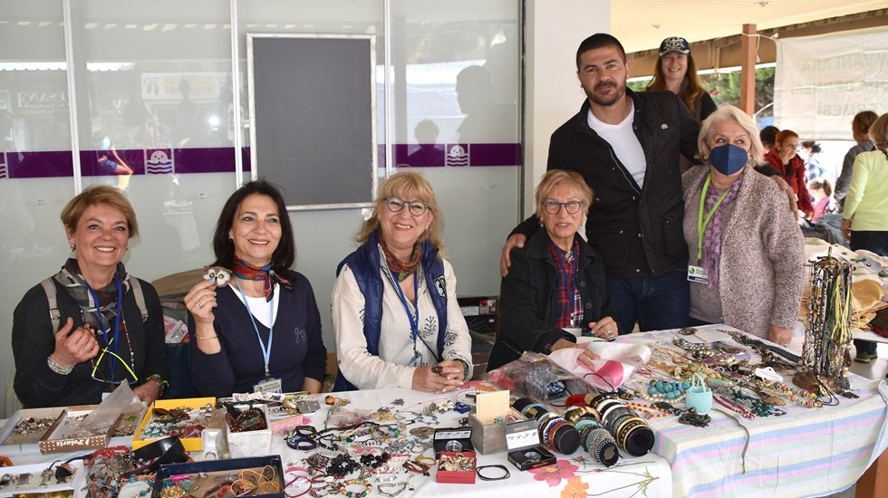 Sokak hayvanları i&ccedil;in bahar kermesi