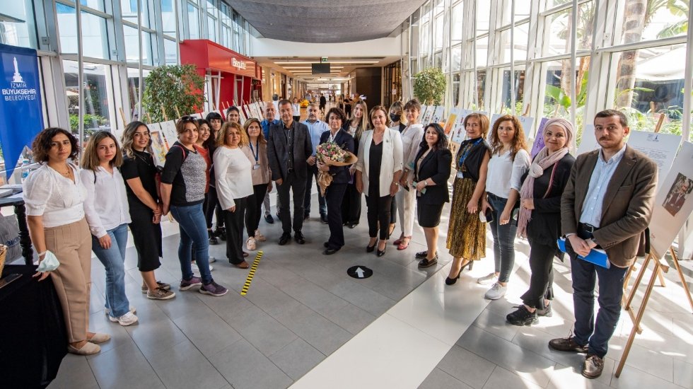 'Toplumsal Cinsiyet Eşitliği Uluslararası Karikat&uuml;r Sergisi' Agora Alışveriş Merkezi'nde