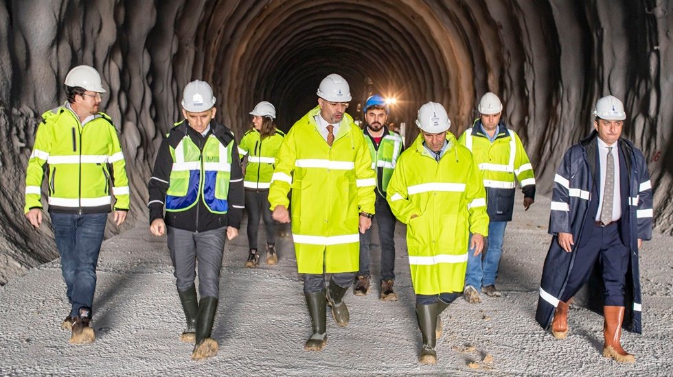 Trafiği rahatlatacak olan İzmir&rsquo;in en uzun t&uuml;nelinin yapımına başlanıyor...