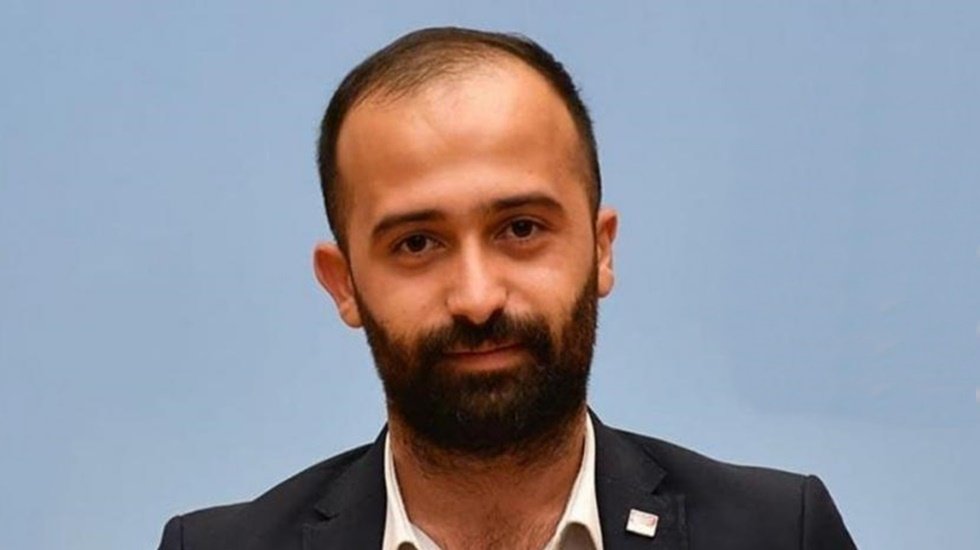 Tutuklanan CHP Gen&ccedil;lik Kolları MYK &uuml;yesinin &uuml;yeliği d&uuml;ş&uuml;r&uuml;ld&uuml;