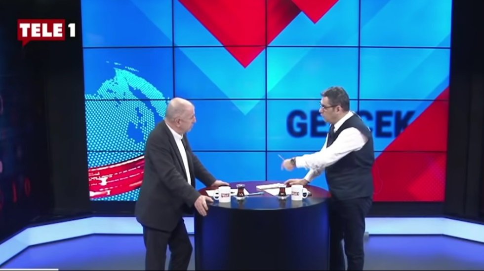&Uuml;mit &Ouml;zdağ&rsquo;dan Enver Aysever&rsquo;e &ldquo;Siz &ccedil;i&ccedil;ek, b&ouml;cek devam edin"