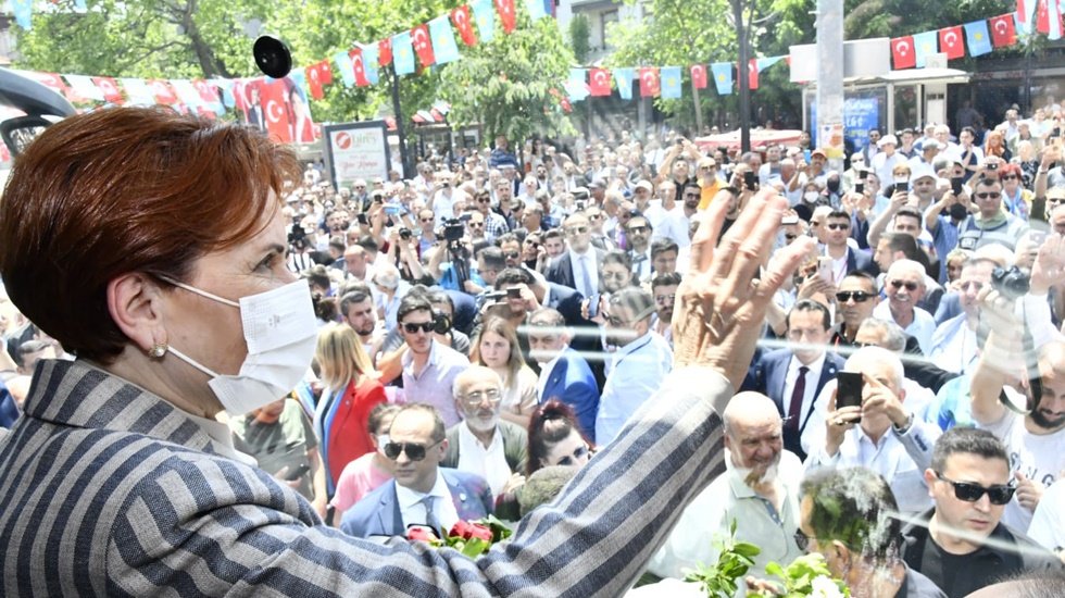 Akşener: &ldquo;Se&ccedil;imde oylarınızla, sandıkta, demokrasi ile attaya g&ouml;ndereceğiz&rdquo;