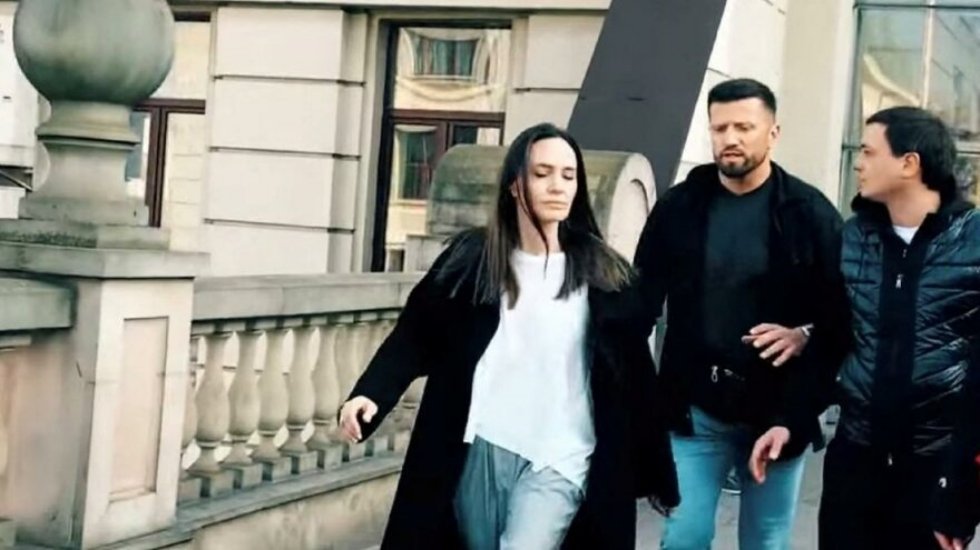 Angelina Jolie Ukrayna'da: Sirenler çalınca güvenli alana götürüldü