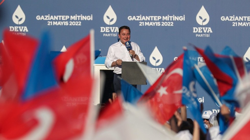 Babacan ilk mitingini Gaziantep'te yaptı