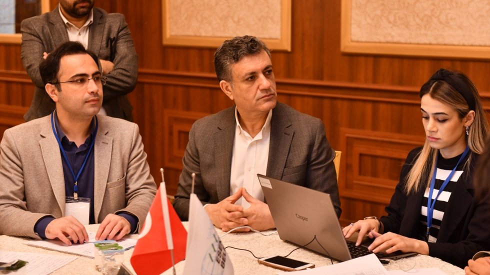 Esenyurt Belediyesi, gençlerin sorunlarını masaya yatırdı