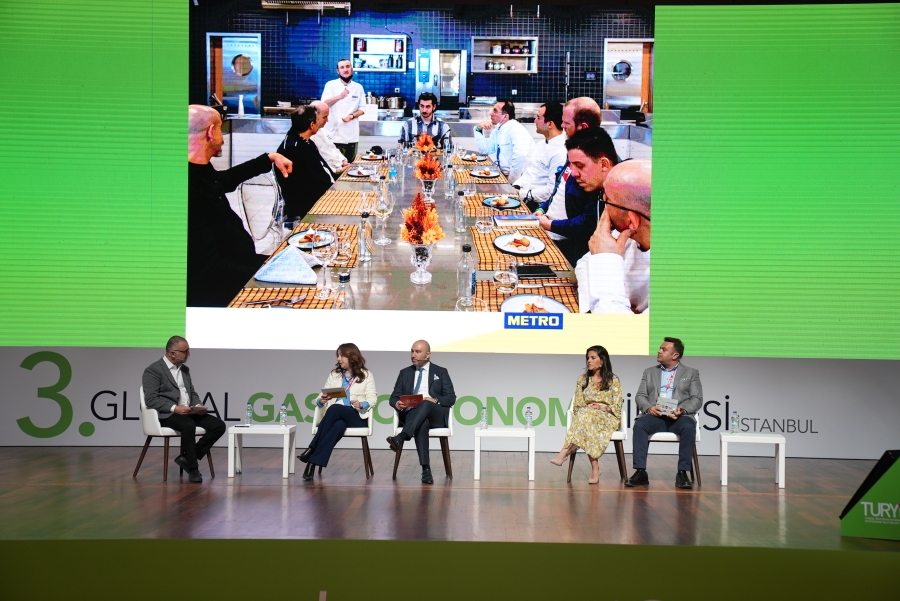 https://yenisoluk.com/uploads/2022/05/gastronomi zirvesi (12)