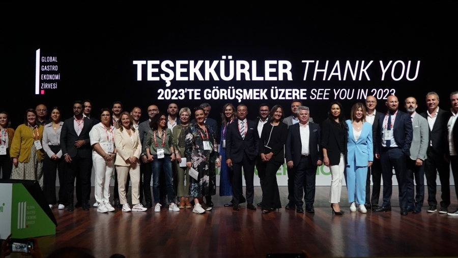 https://yenisoluk.com/uploads/2022/05/gastronomi zirvesi (15)