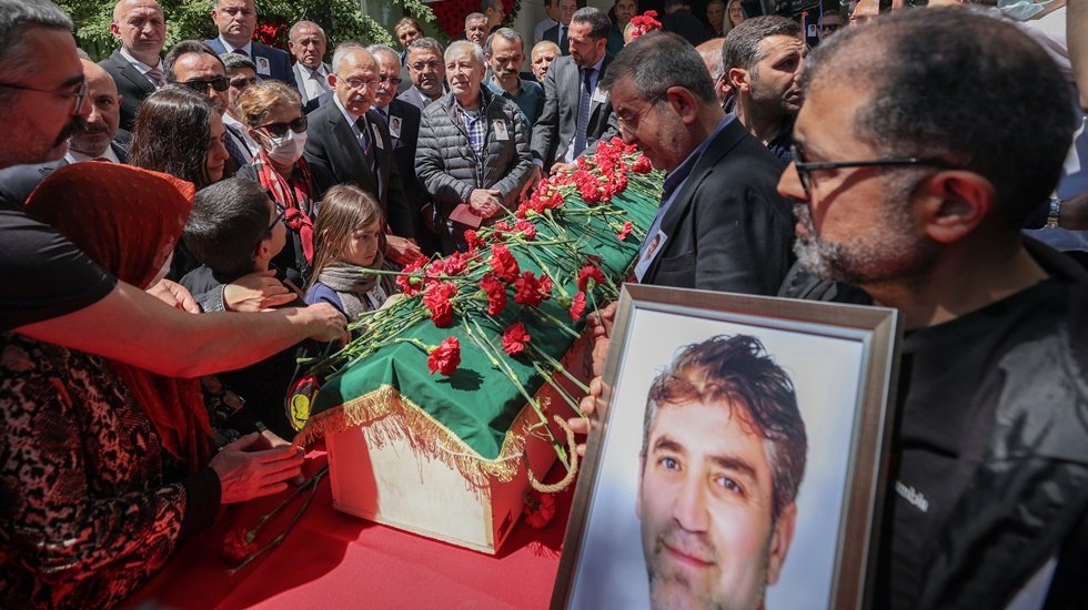 Gazeteci Ali Ekber Ertürk son yolculuğuna uğurlandı