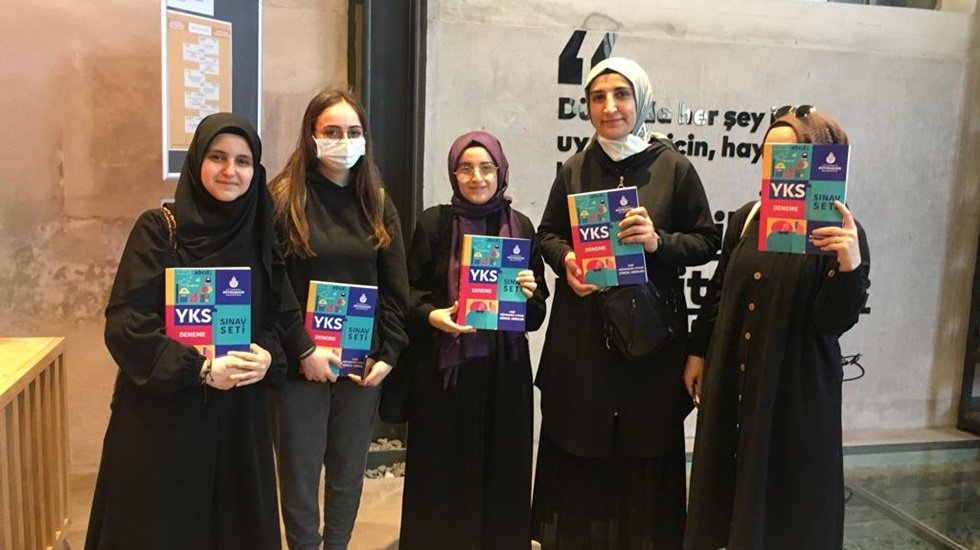 İBB’den Öğrencilere Ücretsiz Soru Bankası