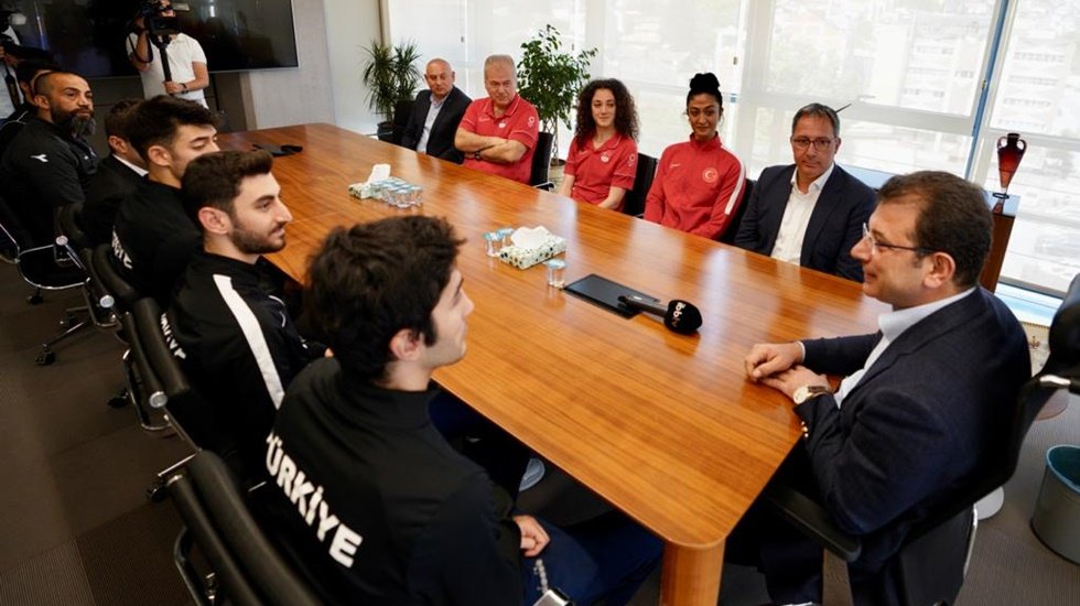 İmamoğlu’ndan Şampiyon Sporculara: “Başarınız benim için en önemli motivasyon”