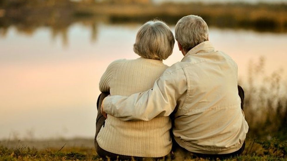 İnsan&icirc; mecburiyet(imiz)dir aşk