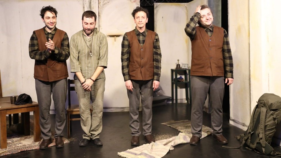 İzmit Belediye Tiyatrosu ilk oyunuyla uluslararası tiyatro &ouml;d&uuml;l&uuml; kazandı