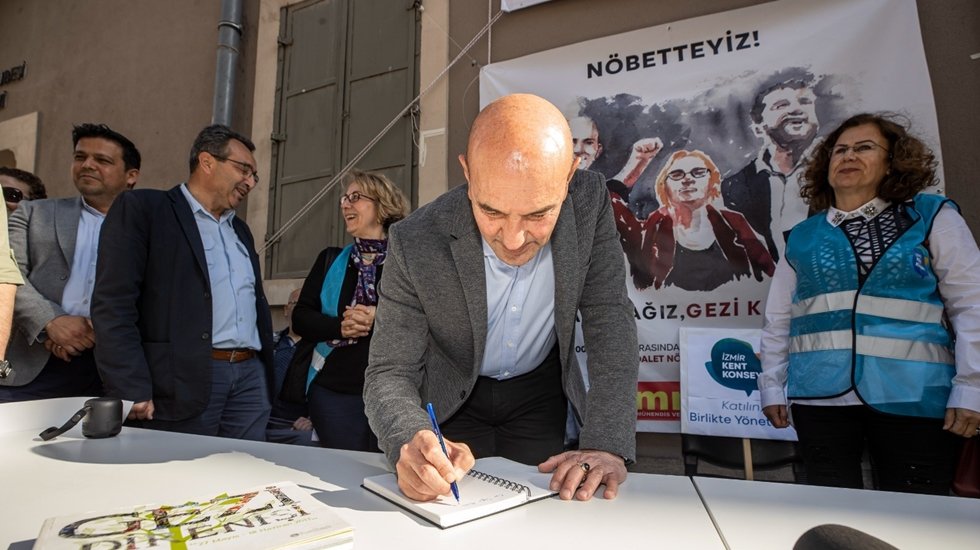 Soyer’den Adalet Nöbetçilerine: “Duruşunuza, tepkinize, isyanınıza katılıyorum”