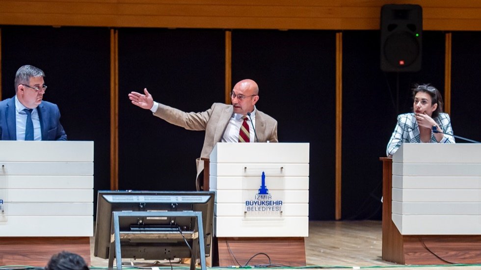 Tun&ccedil; Soyer: &ldquo;G&ouml;rdes Barajı, T&uuml;rkiye&rsquo;de kamu zararına neden olan en hazin projedir&rdquo;