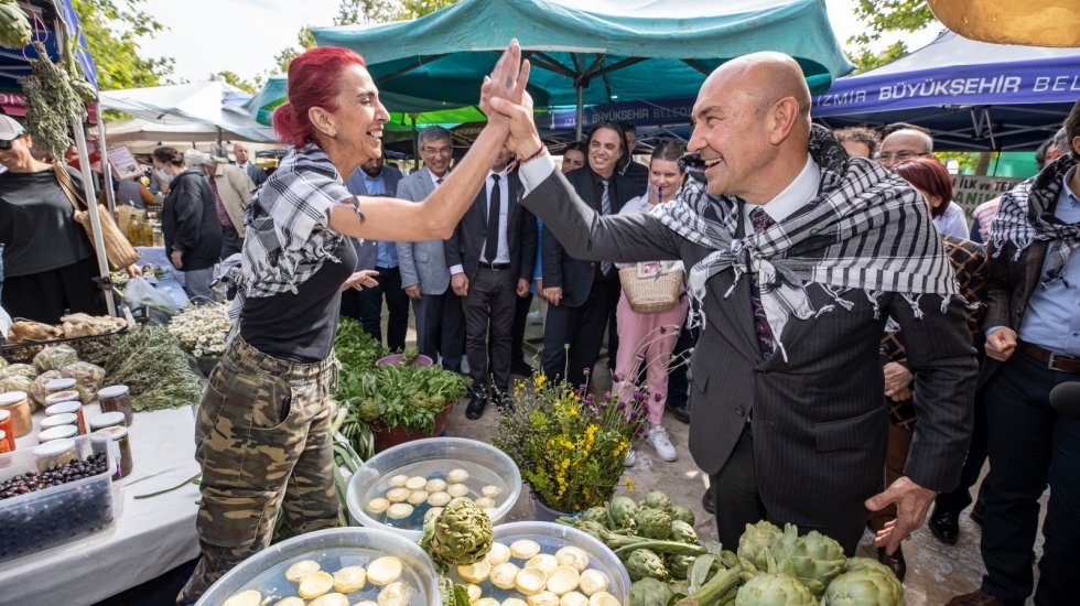 Urla&rsquo;nın enginar ş&ouml;leni başladı... "İzmir&rsquo;in olağan&uuml;st&uuml; lezzetleri d&uuml;nyayla buluşacak"
