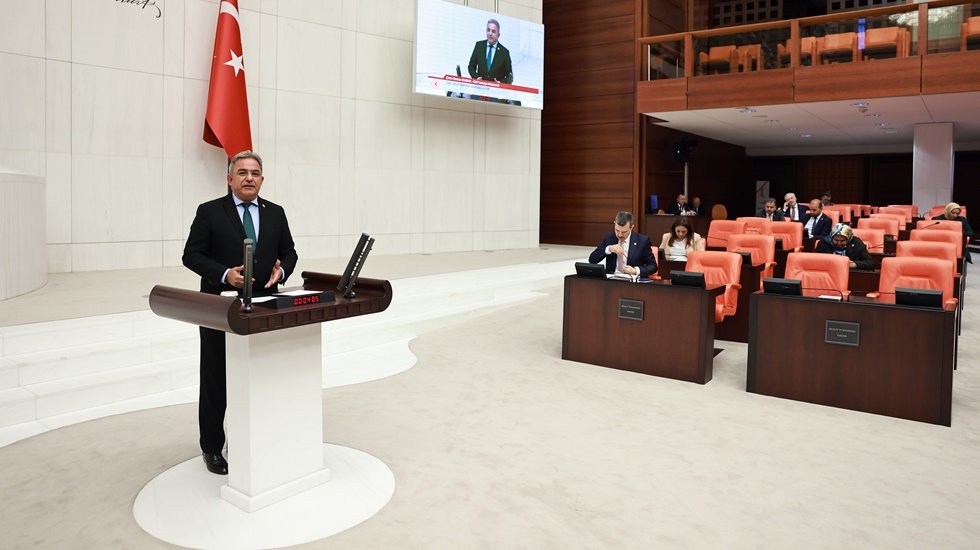 A.&Uuml;&rsquo;deki ş&uuml;pheli &ouml;l&uuml;mlerin araştırılma &ouml;nerisi AKP ve MHP oylarıyla reddedildi