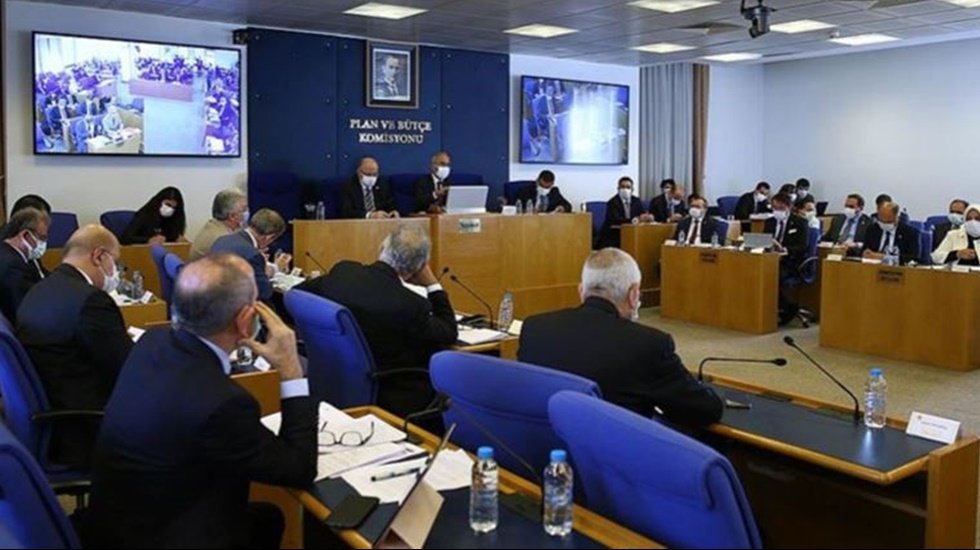 AKP&rsquo;li vekilden şok s&ouml;zler: 'Memur maaşları b&uuml;t&ccedil;eye y&uuml;k'