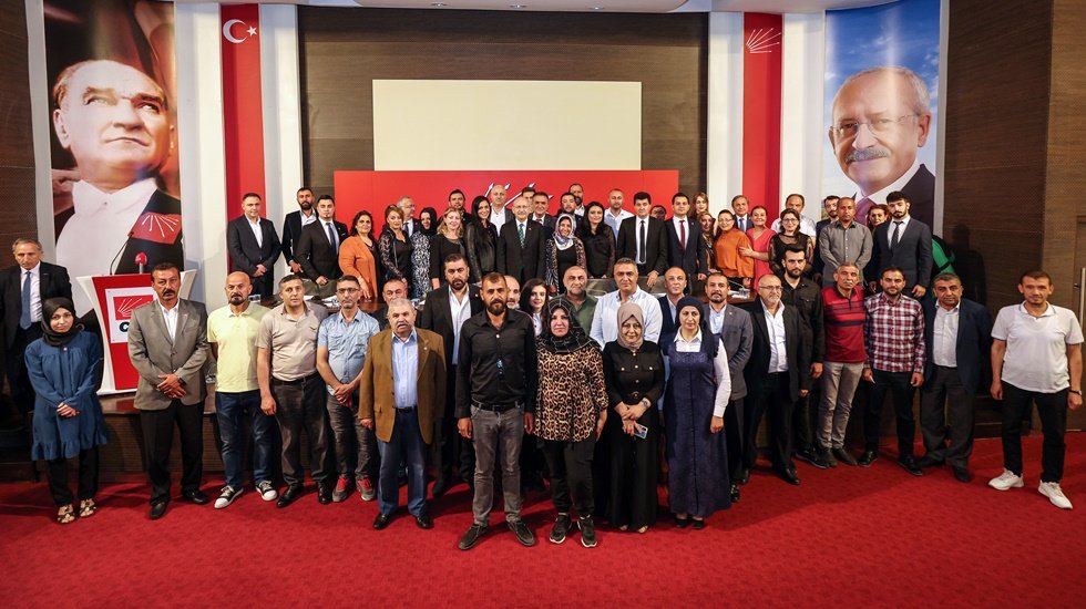 AKP ve MHP'den istifa edip CHP'ye katıldılar