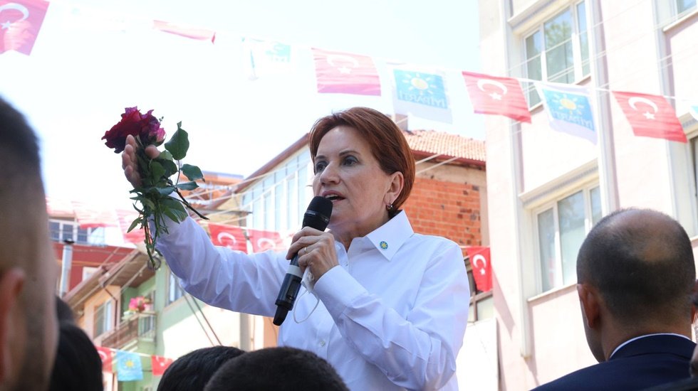 Akşener: Gen&ccedil;lerimiz, inanmadıkları bir umutsuzluk i&ccedil;inde...