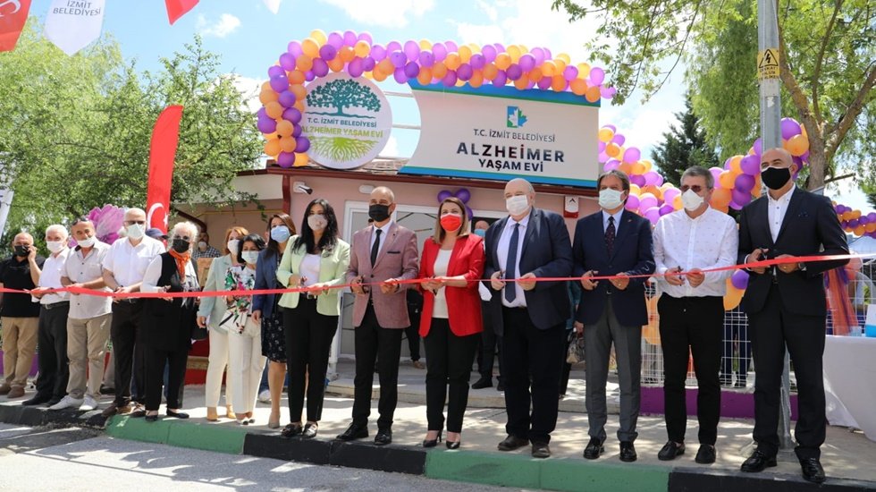 Alzheimer Yaşam Evi 1. yaşında