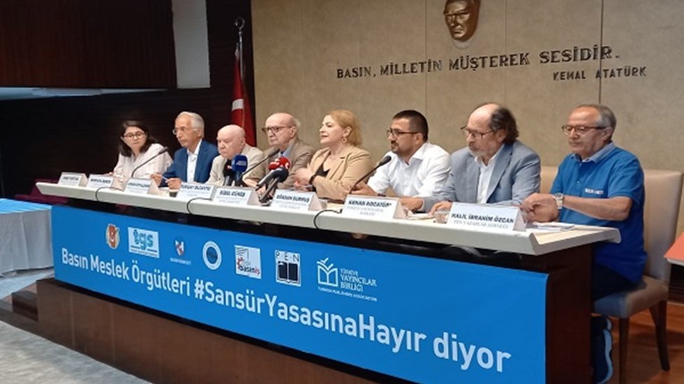 Basın meslek &ouml;rg&uuml;tlerinden sosyal medya yasasına tepki: &ldquo;İktidar tek sesli toplum yaratmak istiyor"