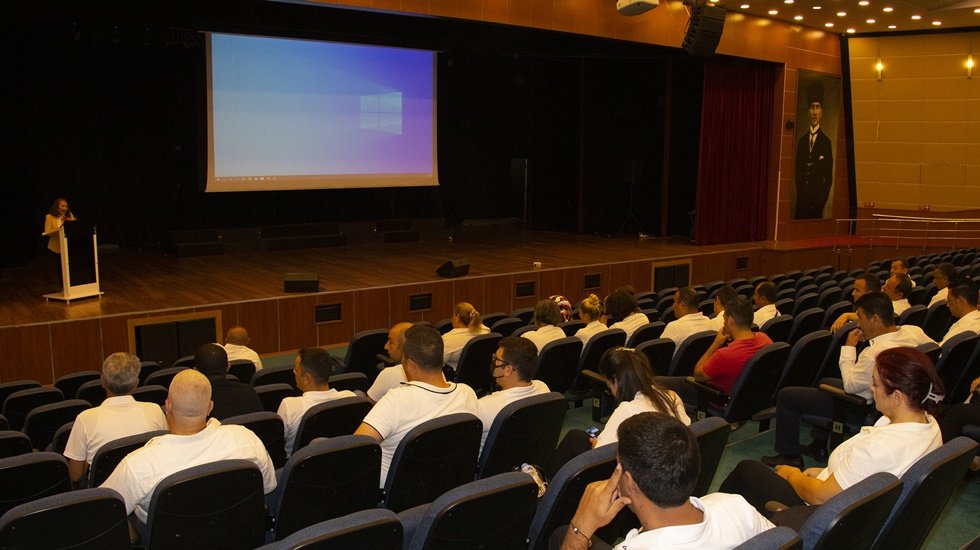 B&uuml;y&uuml;kşehir, toplu taşıma şof&ouml;rlerini kavga, şiddet ve taciz konusunda bilgilendiriyor