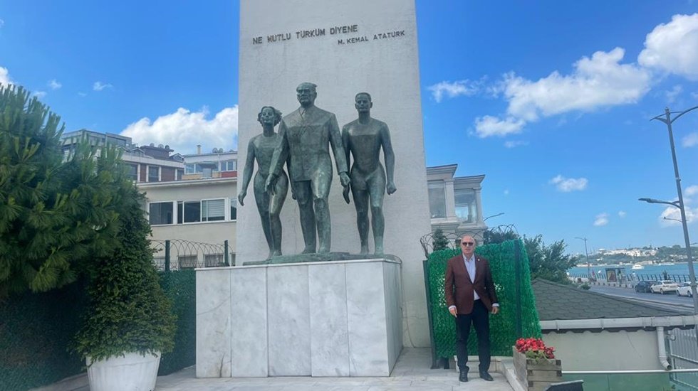 CHP&rsquo;den Atat&uuml;rk anıtı i&ccedil;in başvuru