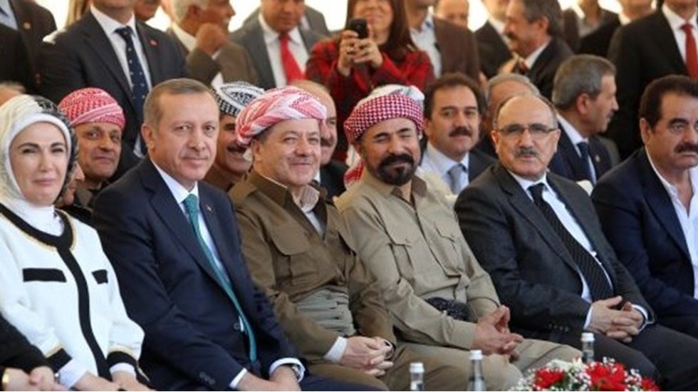 CHP'den Erdoğan'a: 'Kandil'de masaya oturan Tayyip Erdoğan mısın, değil misin?'