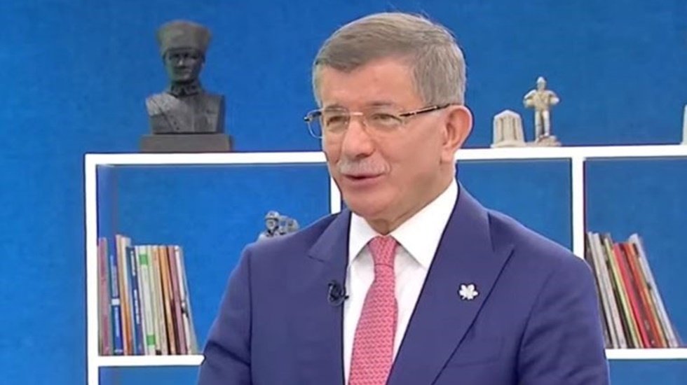 Davutoğlu&rsquo;ndan Bah&ccedil;eli&rsquo;ye: "Eğer bir senaryo varsa bunu kendi etkisi altındaki hakimlere sorsun"