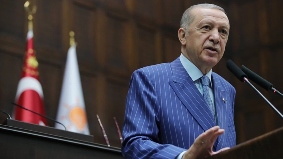 Erdoğan'ın maaşına zam yapılmasından vazge&ccedil;ildi.