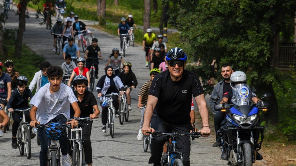 Esenyurtlu Sporcular Dünya Bisiklet Gününde Umuda Pedal Çevirdi
