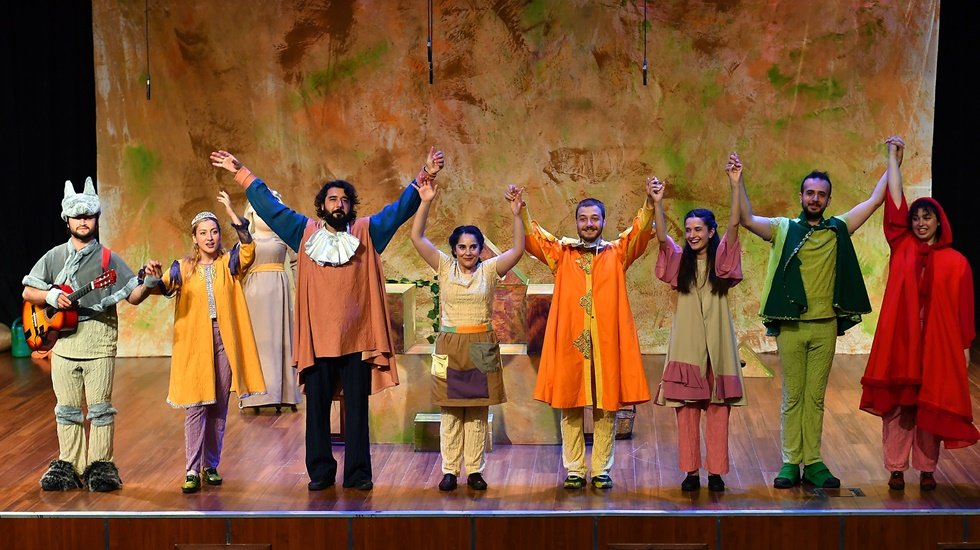 &lsquo;Eşit Masallar&rsquo; Mersin&rsquo;de sahnelendi