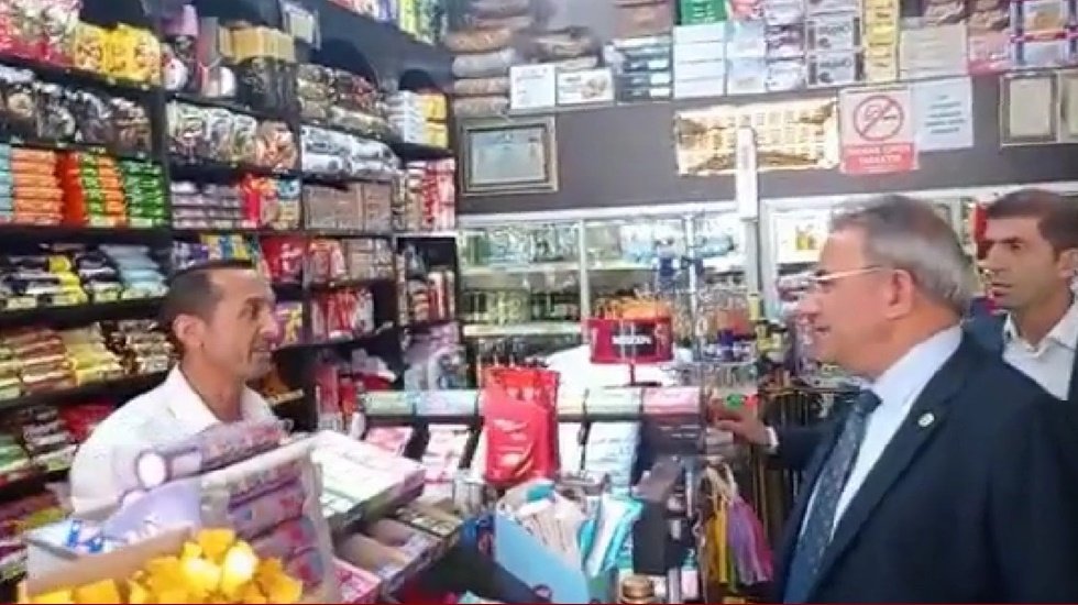 Hakkarili Esnafın İsyanı: &ldquo;&Ccedil;ocuğum har&ccedil;lığıyla bir su bir kek alamıyor&rdquo;