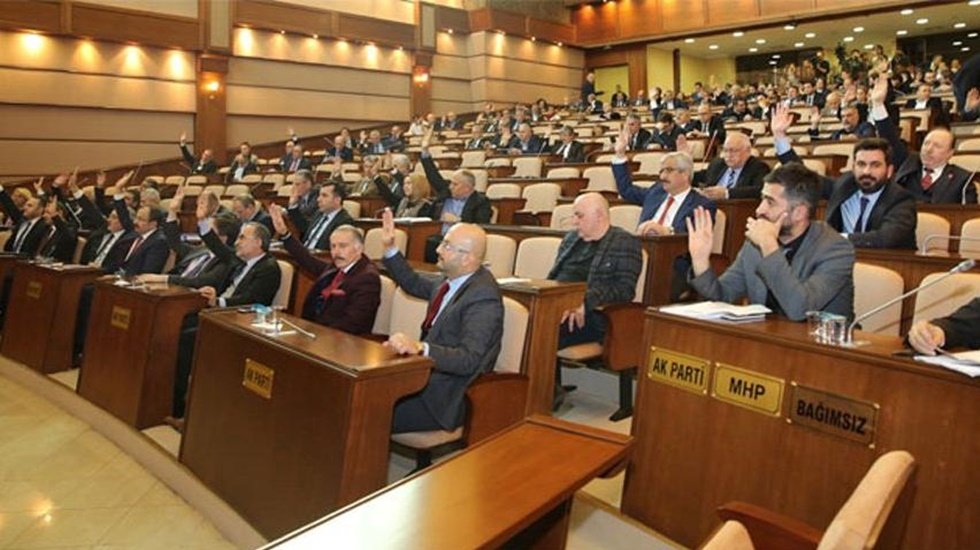 İBB Meclisi’nde AKP'liler ile CHP'liler arasında ‘Sevr’ gerilimi…