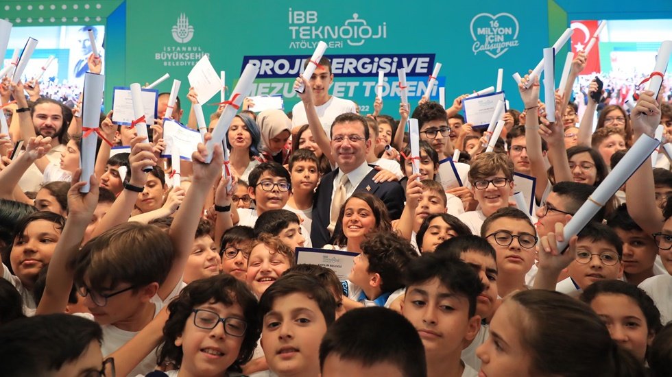 İBB ve Boğaziçi Üniversitesi iş birliği, ilk mezunlartını verdi