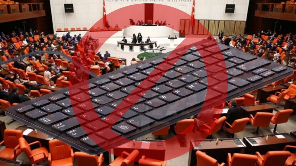 CHP Gen&ccedil;lik Kolları'ndan sans&uuml;r yasası eylemi