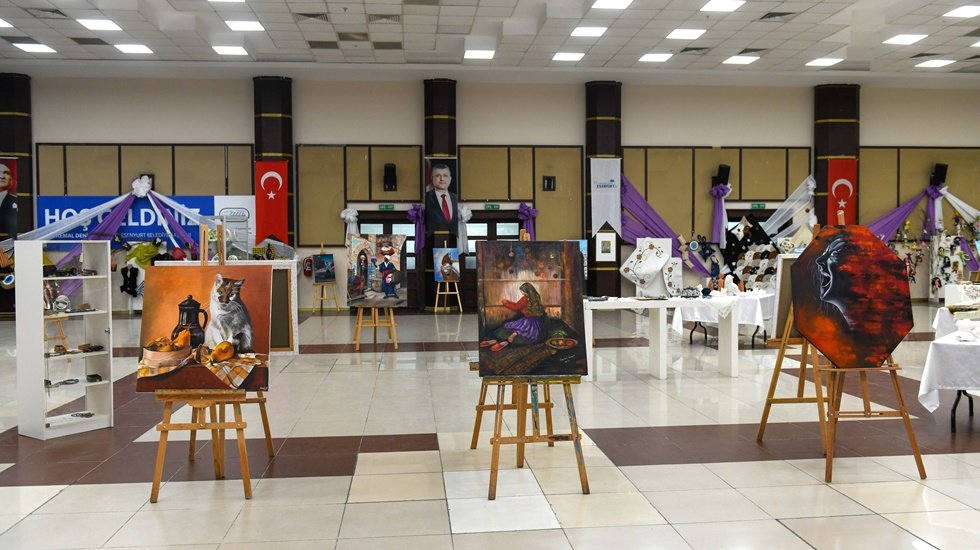 İlham veren kadınların &uuml;r&uuml;nleri sergilendi...