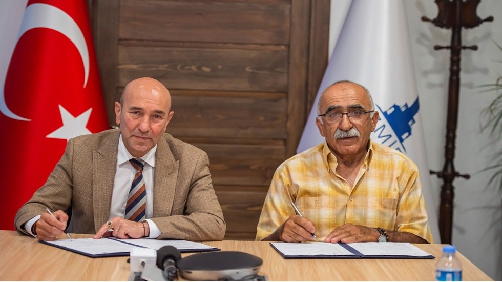 İzmir'de Alevi yurttaşların ibadetleri için kullandıkları üç kültür merkezi Cemevi’ne dönüştürüldü