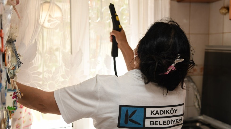 Kadıköy Belediyesi’nin ‘Evde temizlik’ hizmeti yeniden başladı
