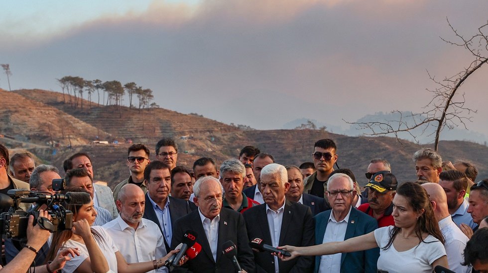 Kılı&ccedil;daroğlu yangın yerinden seslendi: Bı&ccedil;ak kemiğe dayandı!