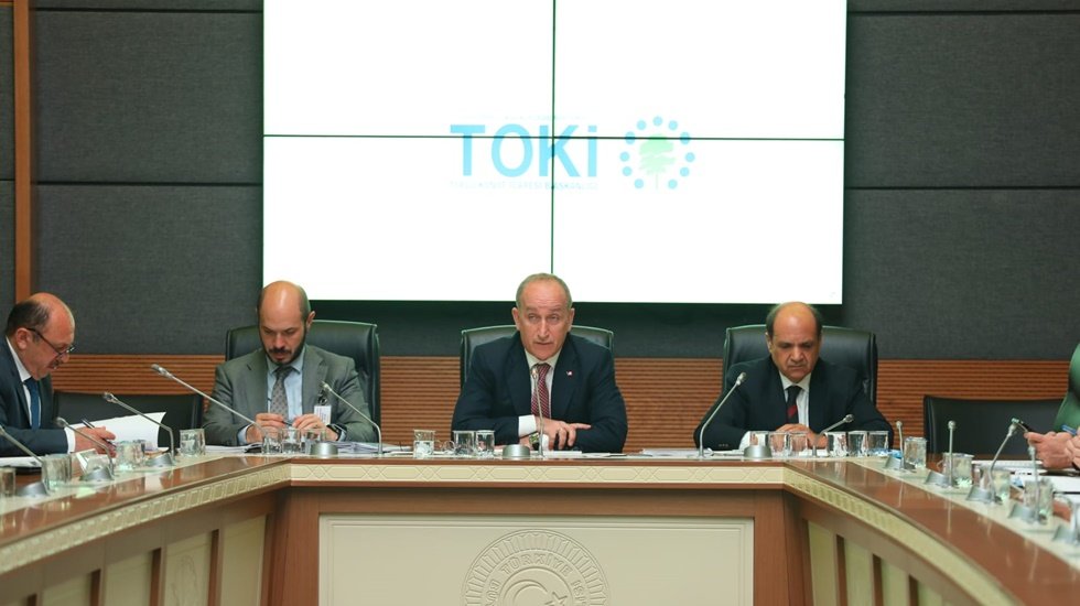Kurası &ccedil;ekildi, hak sahipleri belirlendi ama ortada ev yok!