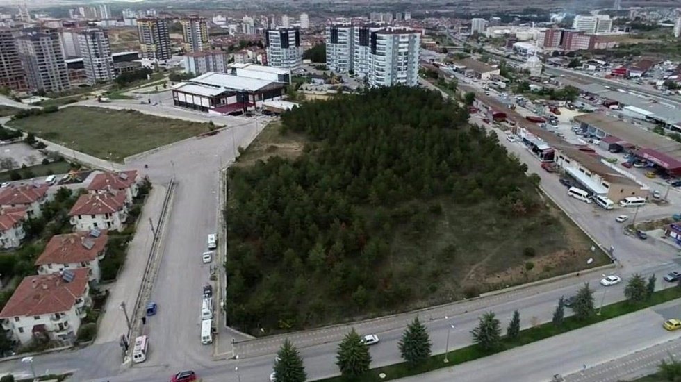 MHP&rsquo;li Belediyenin 'Alpaslan T&uuml;rkeş Parkı&rsquo;nı satması Meclise taşındı...